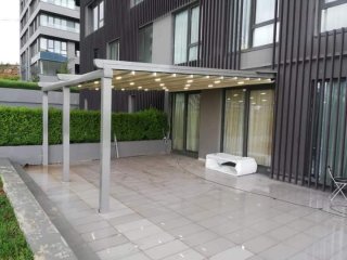 Otomotik tente kumandalı pergule